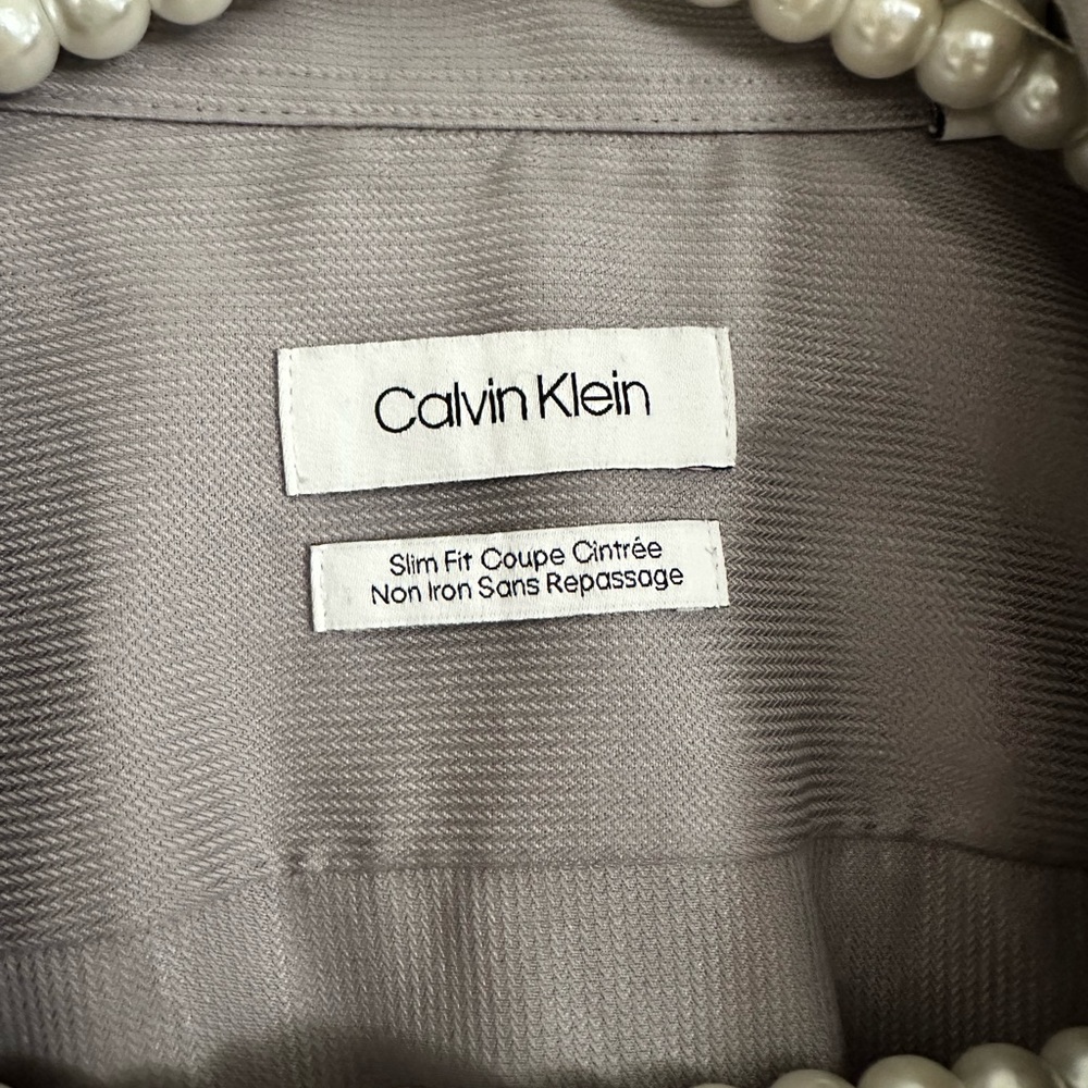2 Men Button Down Shirts - Picture 12 of 13